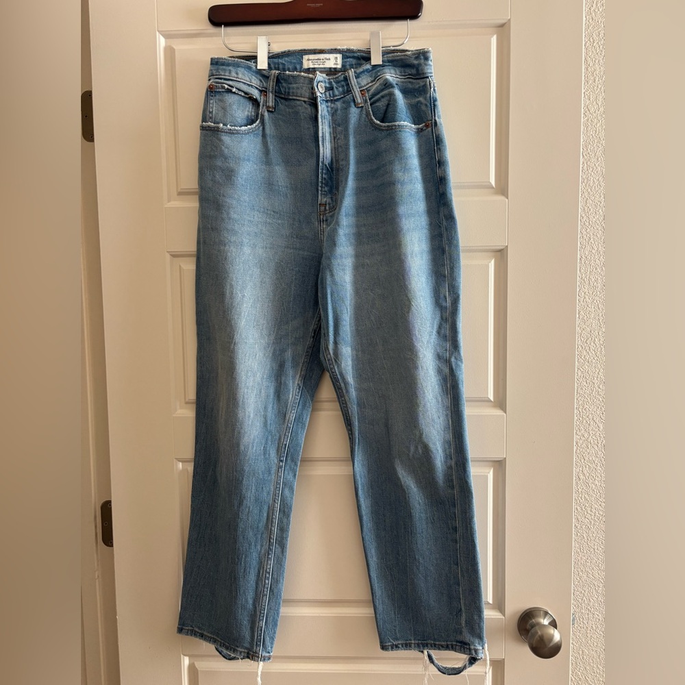 Abercrombie & Fitch Light Blue High-Rise Cropped Jeans